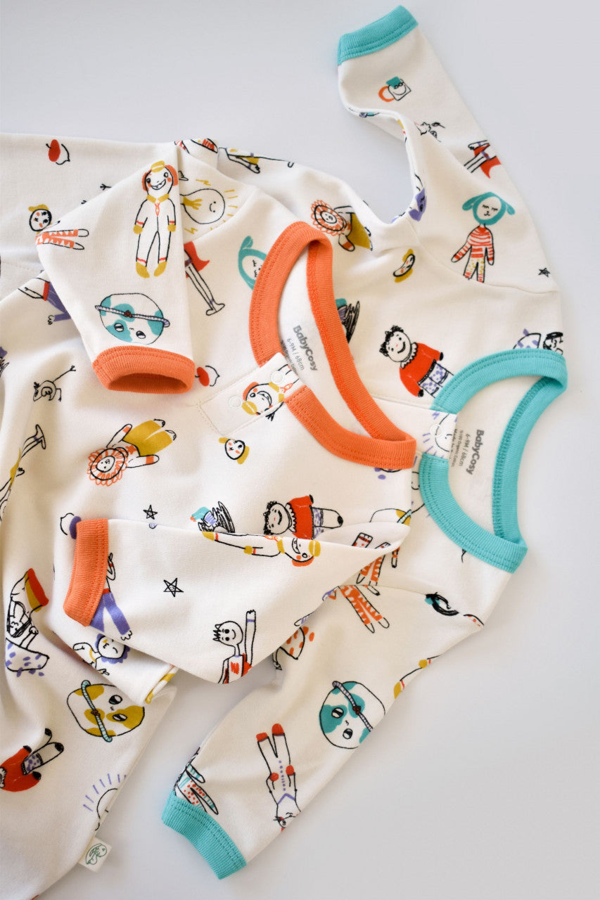 Set 2 salopetele cu maneca lunga si pantaloni lungi cu botosei - 100%bumbac organic -  cu buline, BabyCosy