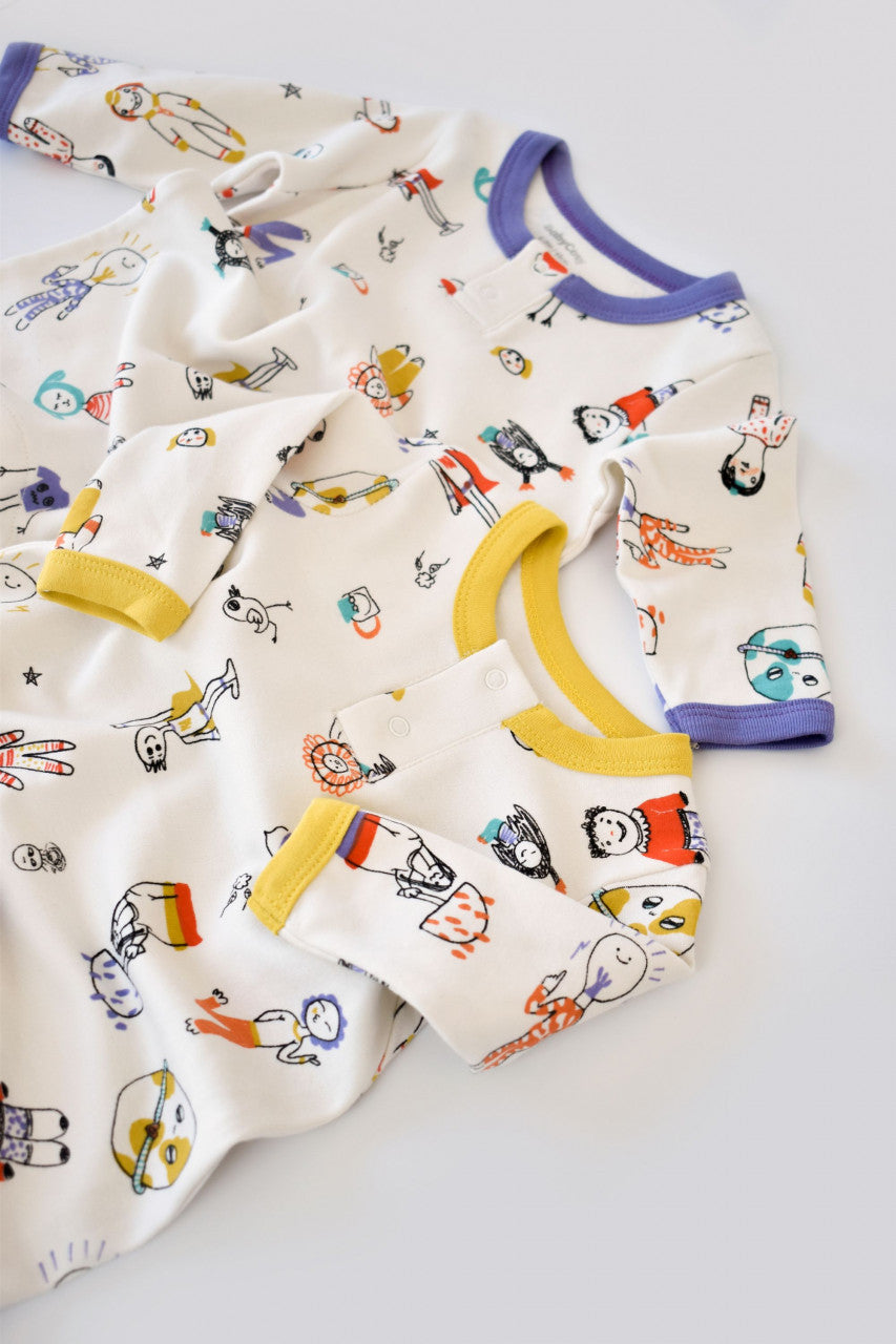 Set 2 salopetele cu maneca lunga si pantaloni lungi cu botosei - 100%bumbac organic -  cu buline, BabyCosy