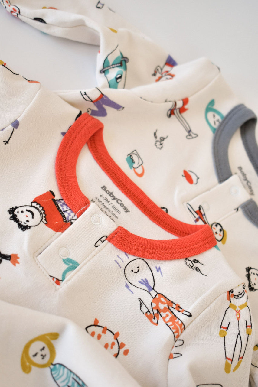 Set 2 salopetele cu maneca lunga si pantaloni lungi cu botosei - 100%bumbac organic -  cu buline, BabyCosy