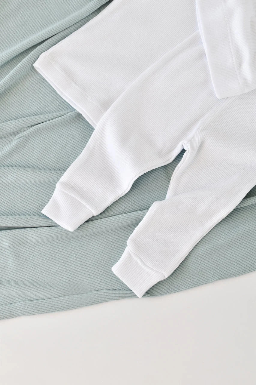 Set 3 piese: bluzita cu maneca lunga, pantaloni lungi si caciulita din bumbac organic si modal - , BabyCosy