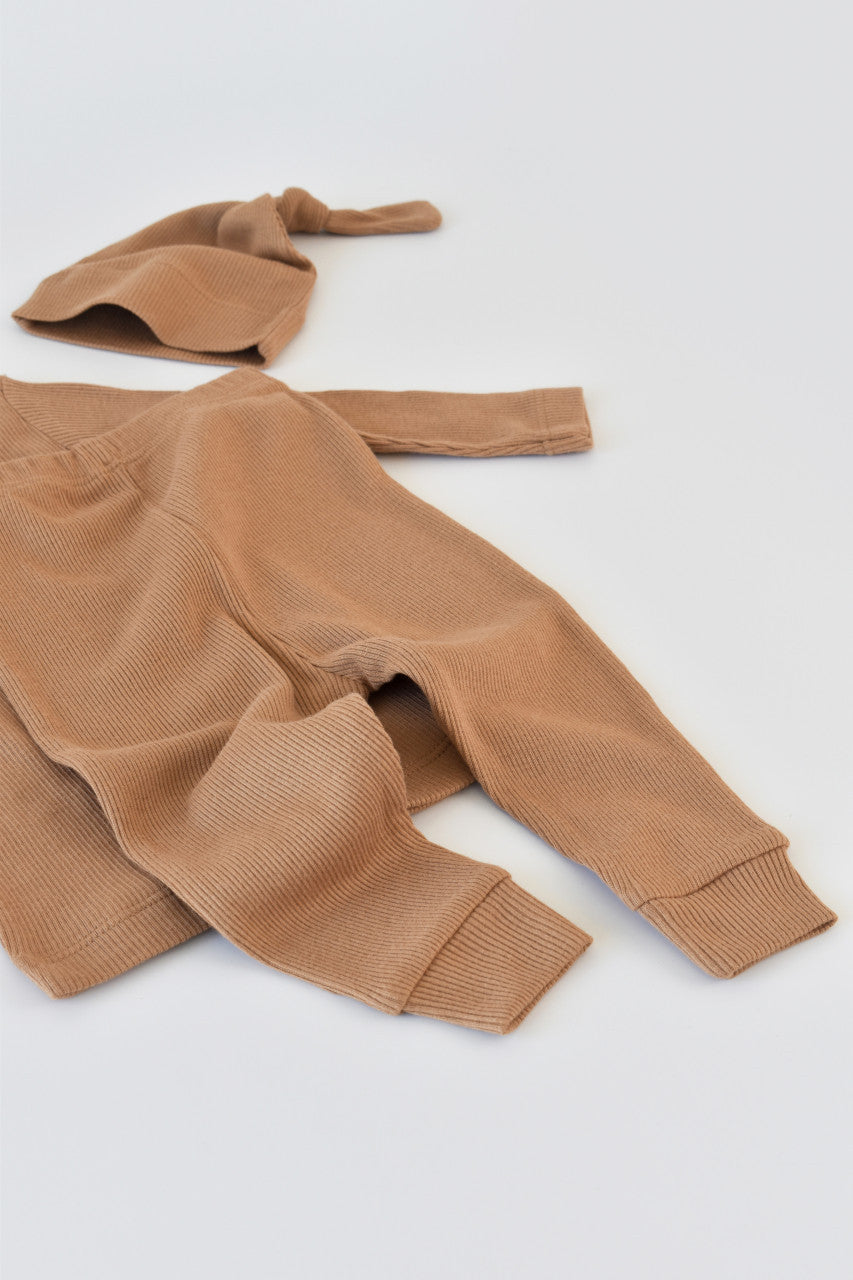 Set 3 piese: bluzita cu maneca lunga, pantaloni lungi si caciulita din bumbac organic si modal - , BabyCosy