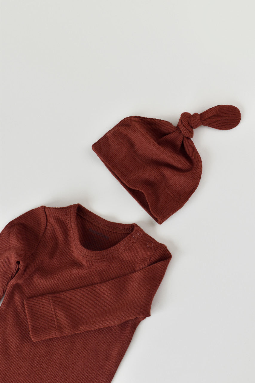 Set 3 piese: body cu maneca lunga, pantaloni lungi si caciulita din bumbac organic si modal - , BabyCosy