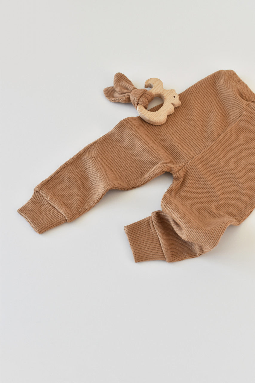 Set 3 piese: body cu maneca lunga, pantaloni lungi si caciulita din bumbac organic si modal - , BabyCosy