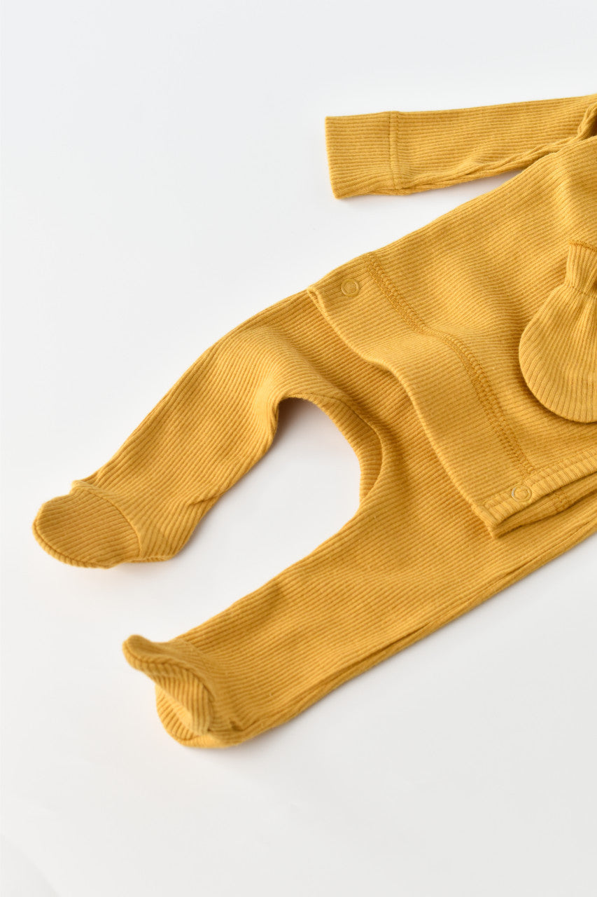 Set 4 piese: bluza, pantaloni, caciulita si manusi din bumbac organic si modal - , BabyCosy