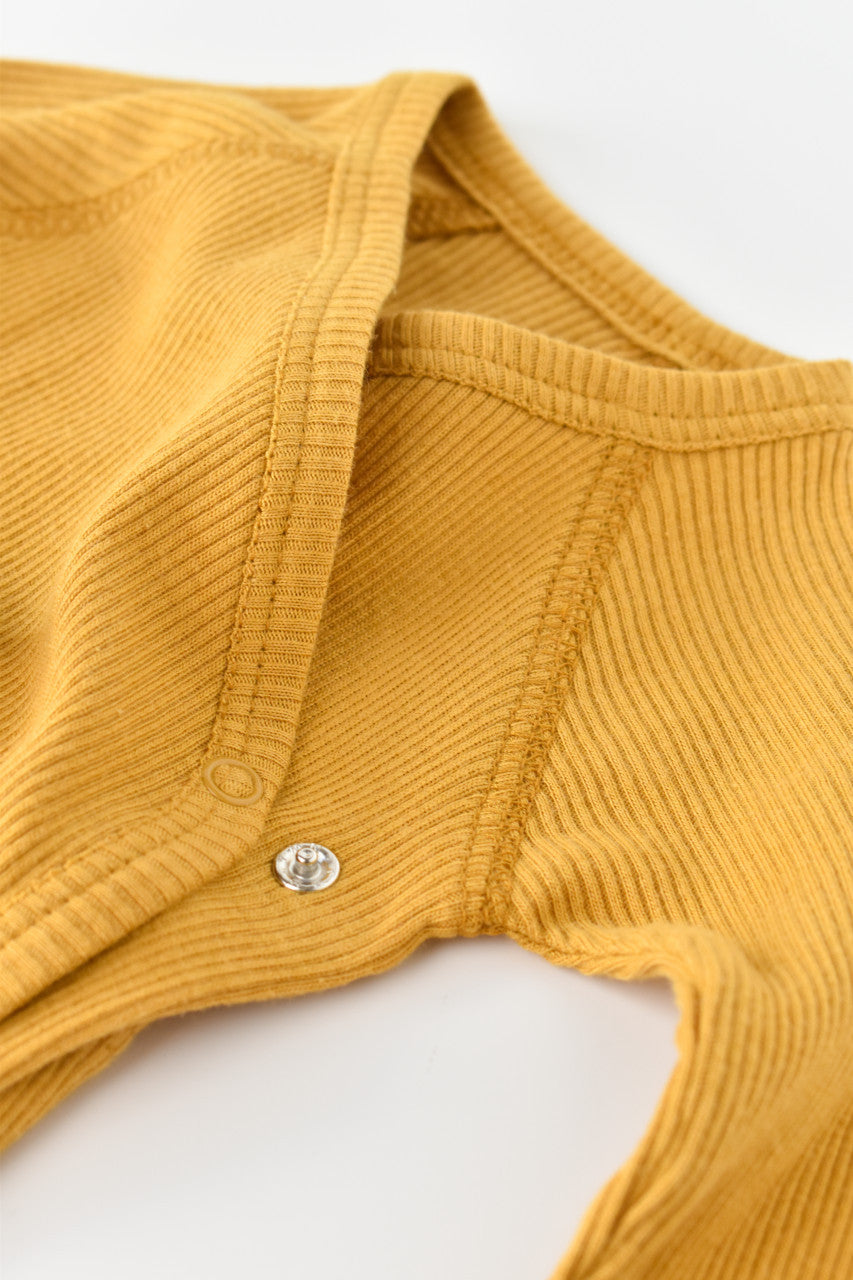 Set 4 piese: bluza, pantaloni, caciulita si manusi din bumbac organic si modal - , BabyCosy