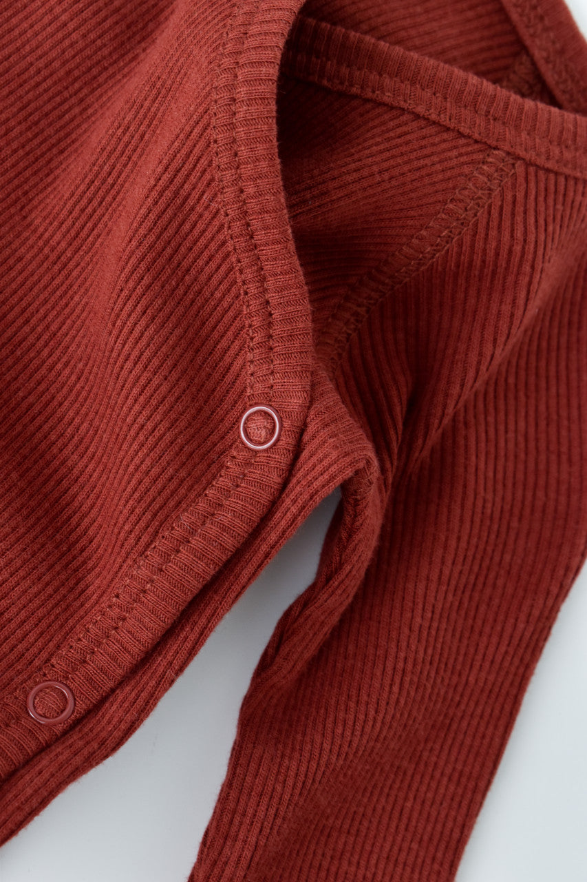 Set 4 piese: bluza, pantaloni, caciulita si manusi din bumbac organic si modal - , BabyCosy