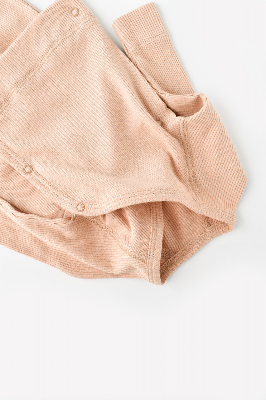 Set 4 piese: bluza, pantaloni, caciulita si manusi din bumbac organic si modal - , BabyCosy