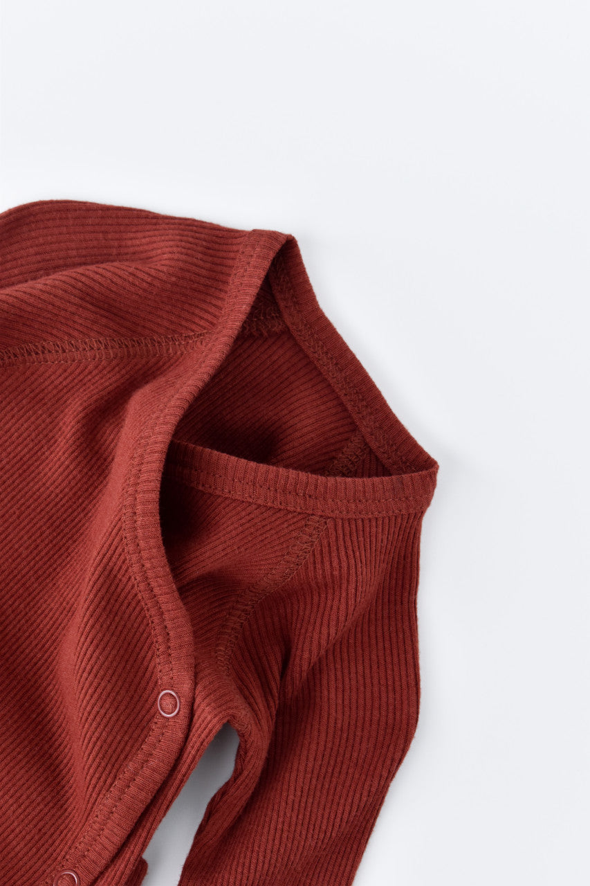 Set 4 piese: bluza, pantaloni, caciulita si manusi din bumbac organic si modal - , BabyCosy