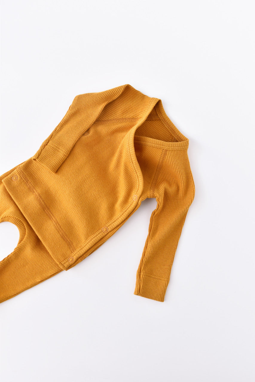 Set 4 piese: bluza, pantaloni, caciulita si manusi din bumbac organic si modal - , BabyCosy