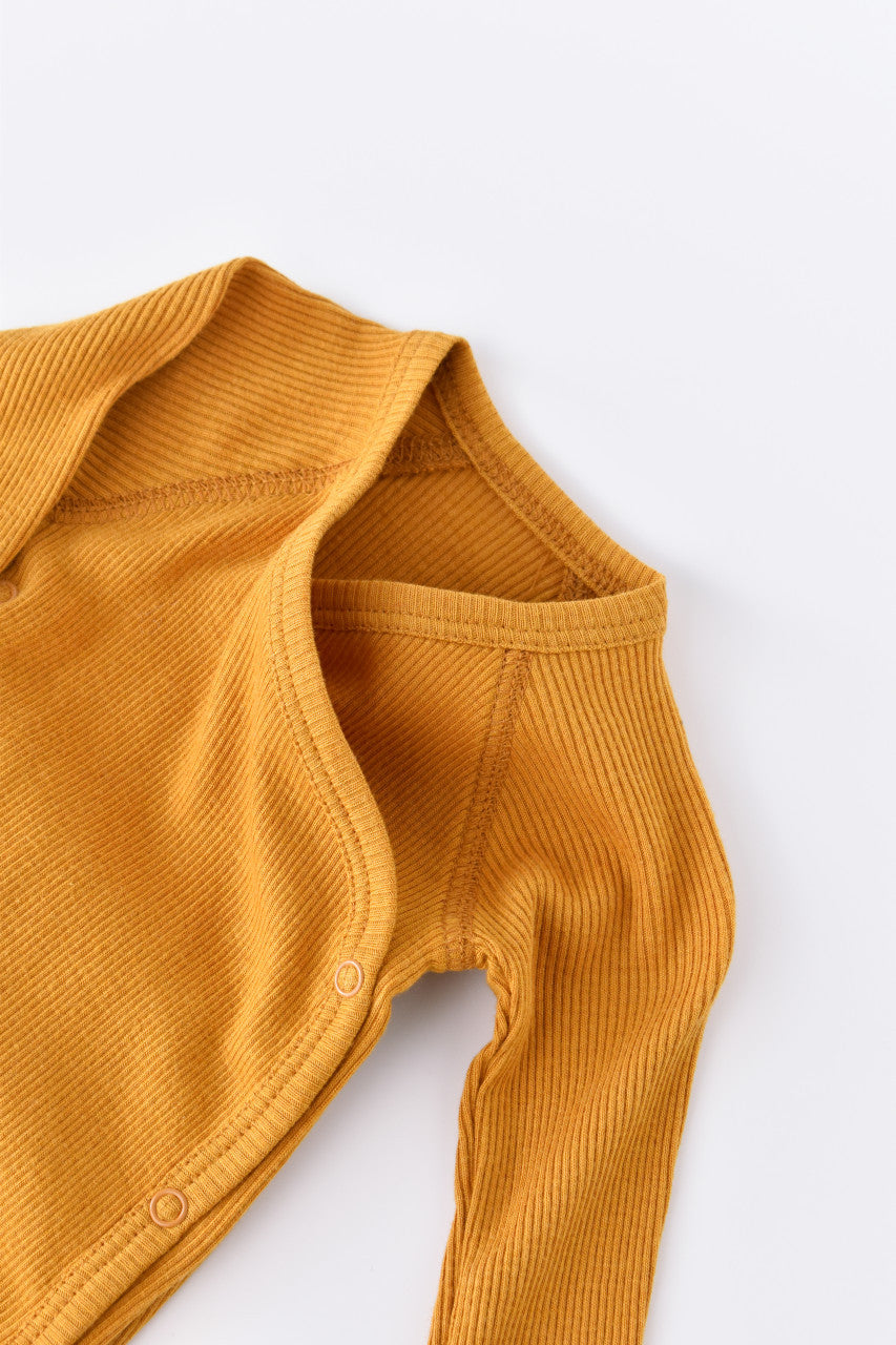 Set 4 piese: bluza, pantaloni, caciulita si manusi din bumbac organic si modal - , BabyCosy