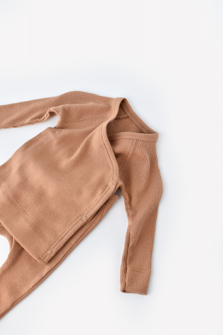 Set 4 piese: bluza, pantaloni, caciulita si manusi din bumbac organic si modal - , BabyCosy