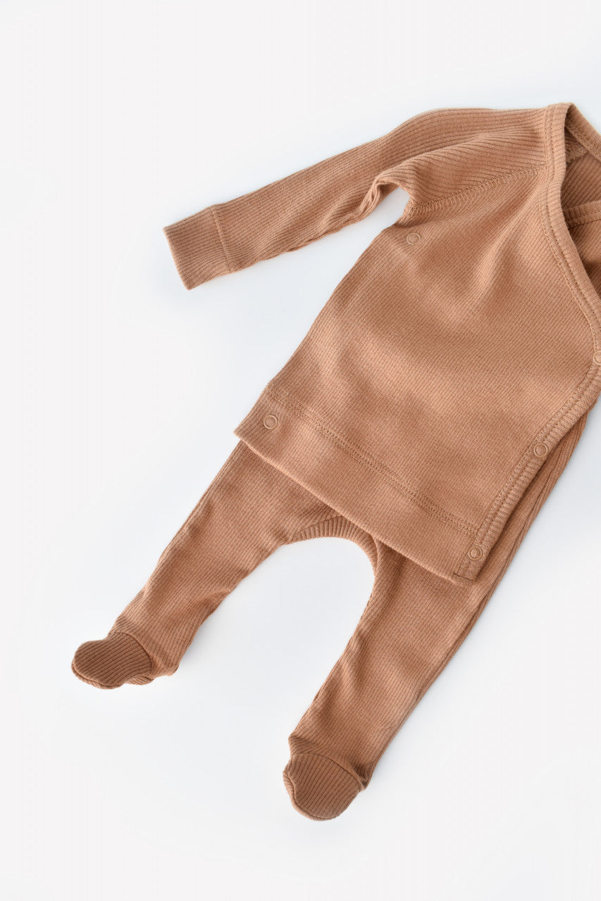 Set 4 piese: bluza, pantaloni, caciulita si manusi din bumbac organic si modal - , BabyCosy