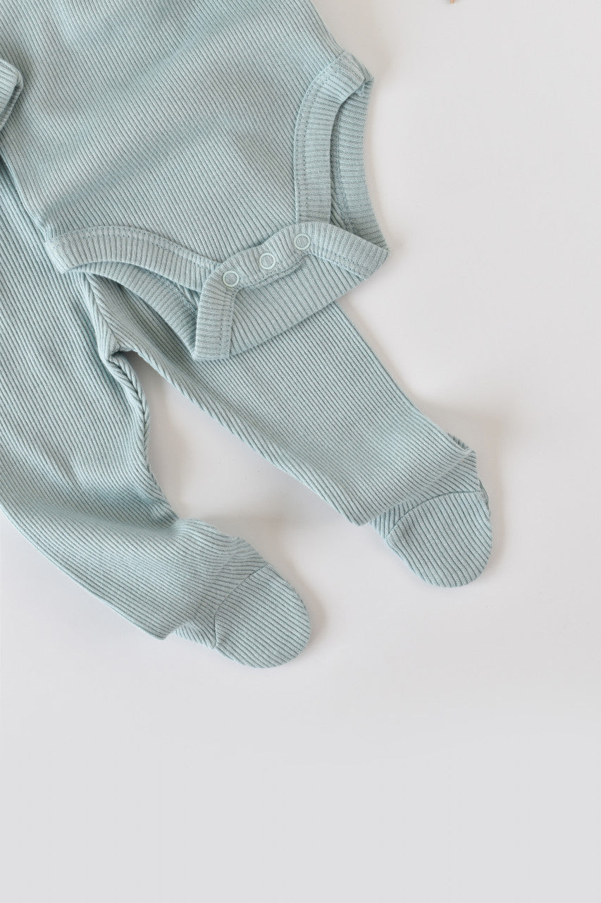 Set 4 piese: bluza, pantaloni, caciulita si manusi din bumbac organic si modal - , BabyCosy