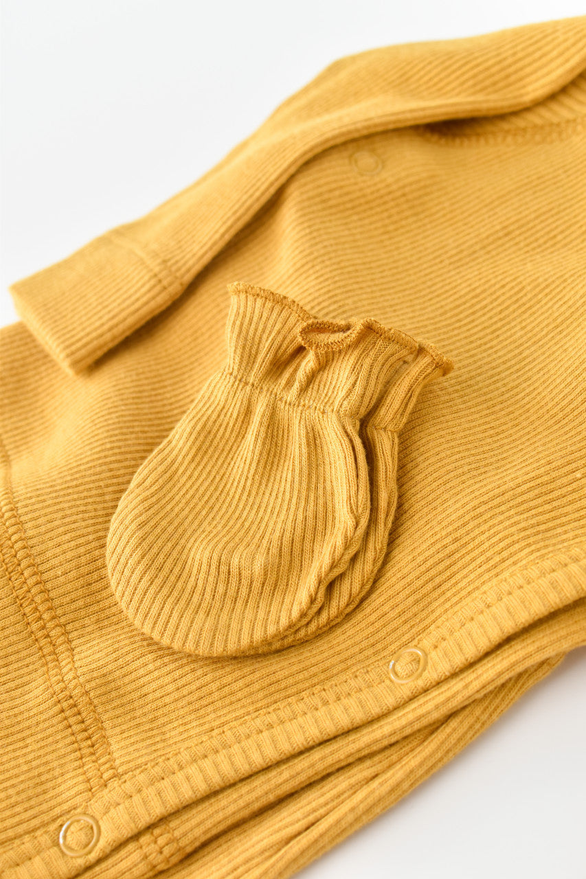 Set 4 piese: bluza, pantaloni, caciulita si manusi din bumbac organic si modal - , BabyCosy