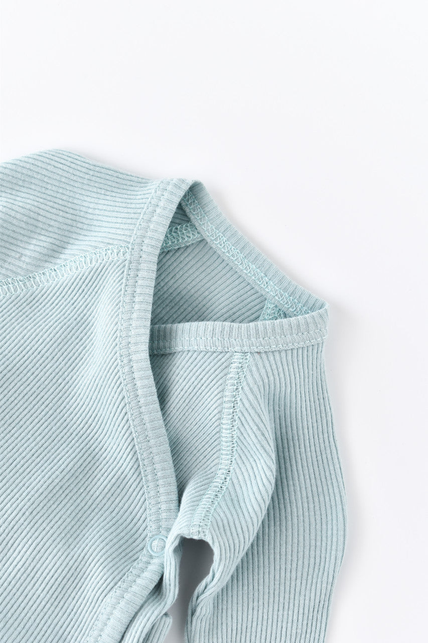 Set 4 piese: bluza, pantaloni, caciulita si manusi din bumbac organic si modal - , BabyCosy