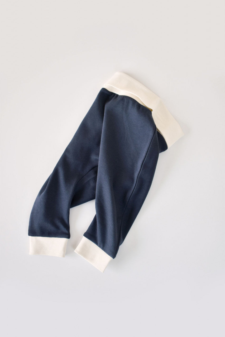 Set bluzita cu maneca lunga si pantaloni lungi din bumbac organic si modal -  BabyCosy