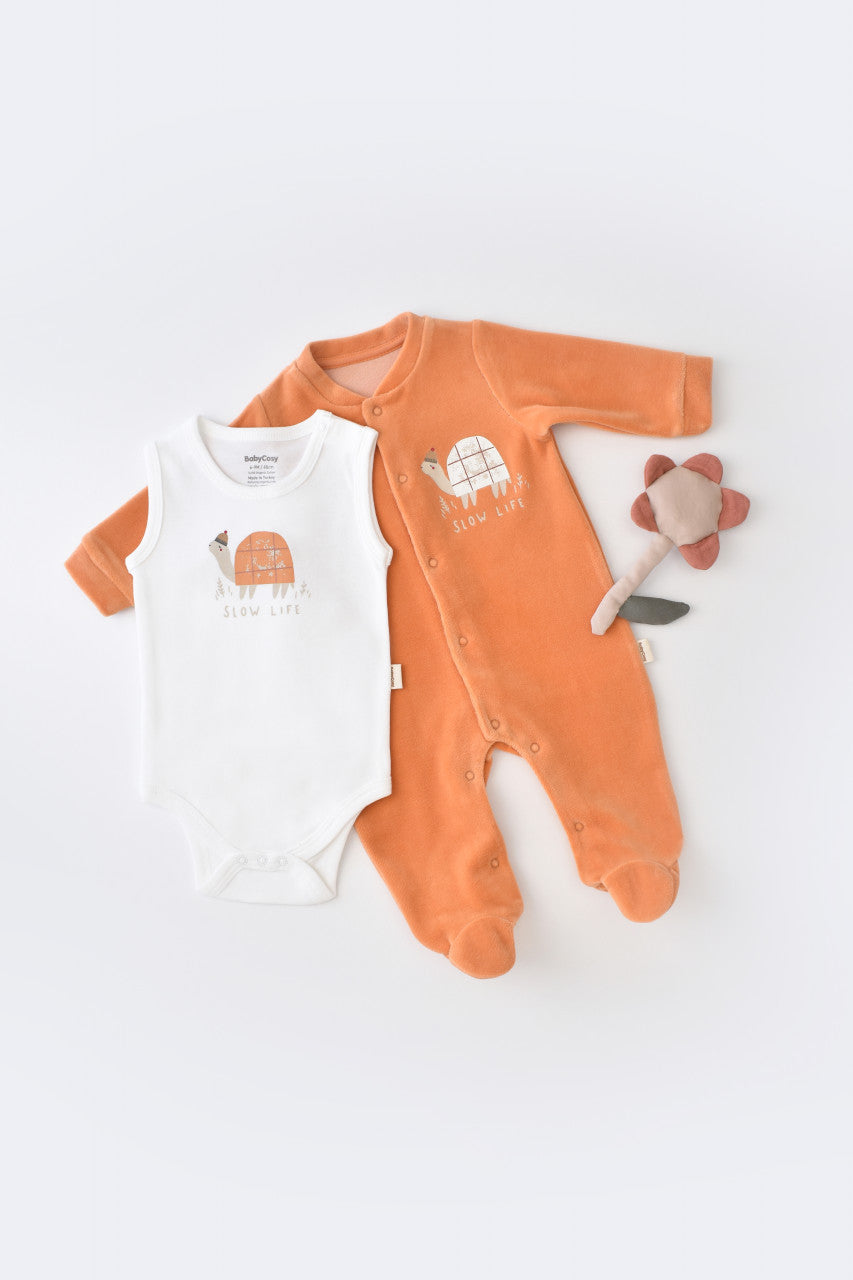 Set Broscuta cu salopeta si body din 80%bumbac organic si 20% poliester - , BabyCosy