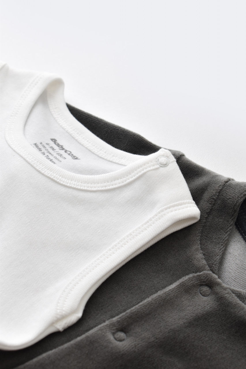 Set Broscuta cu salopeta si body din 80%bumbac organic si 20% poliester - , BabyCosy