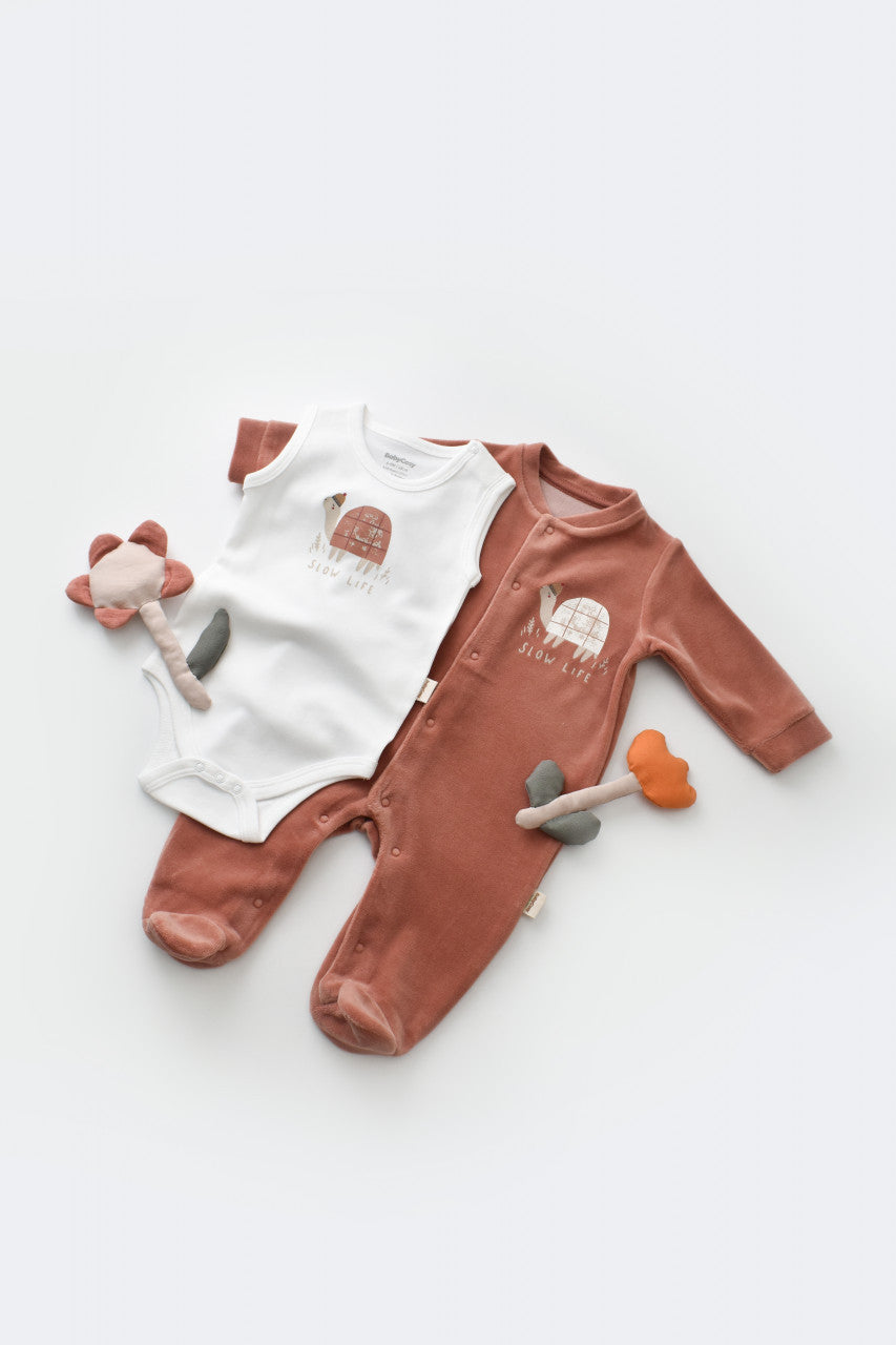 Set Broscuta cu salopeta si body din 80%bumbac organic si 20% poliester - , BabyCosy