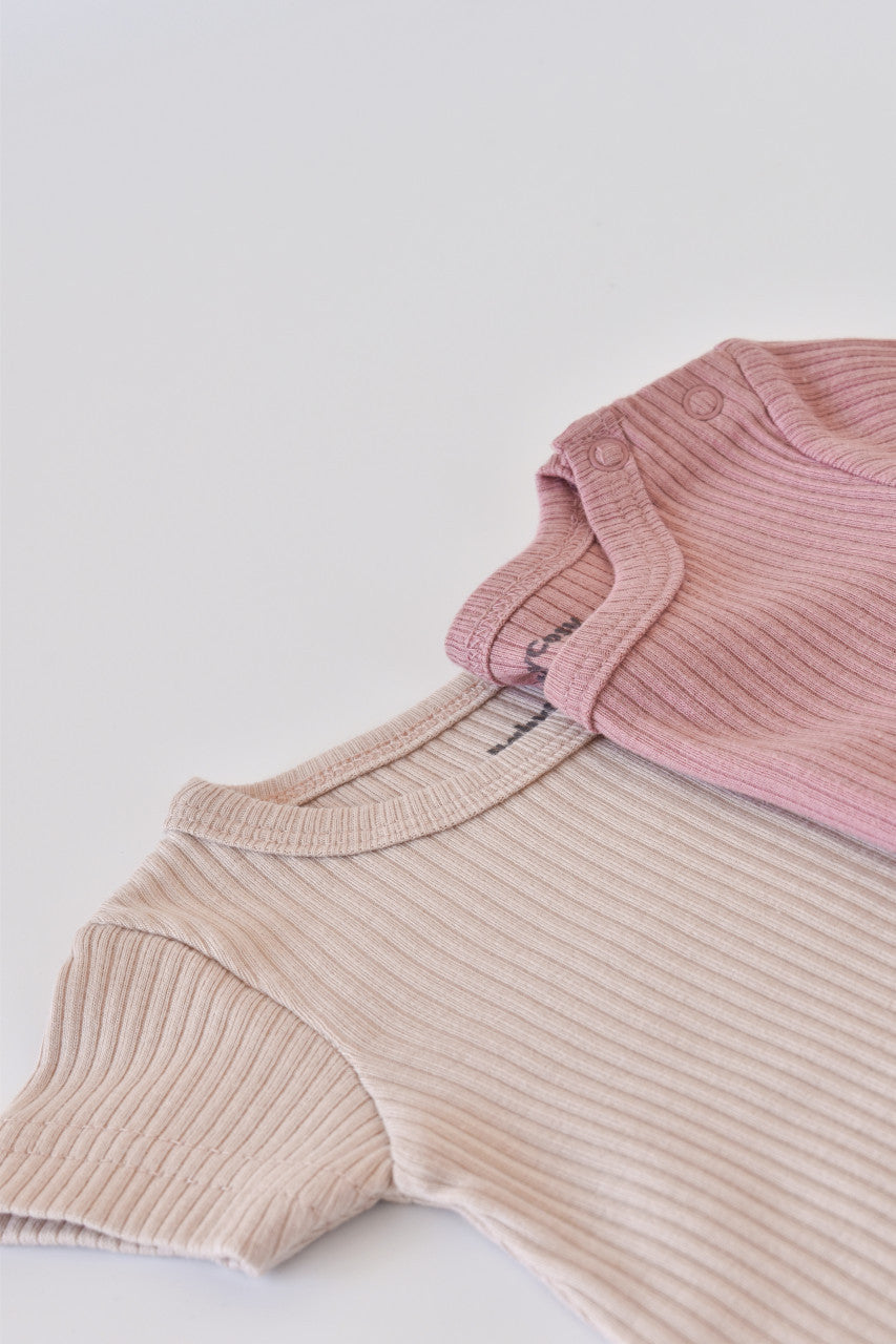 Set de 2 salopetele cu maneca scurta din bumbac organic si modal - Caramiziu/ Sofran BabyCosy