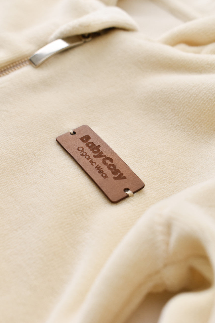 Set Ursulet cu bluzita cu fermoar si gluga si pantaloni lungi din 80%bumbac organic si 20% poliester - , BabyCosy